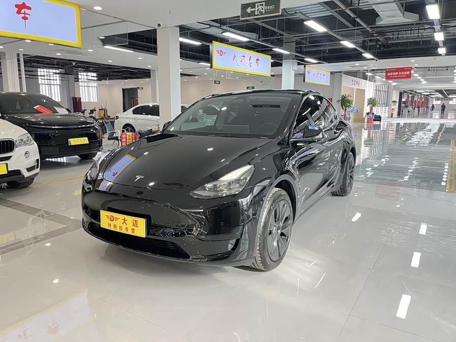 Tesla Model Y 2023 #3 Tesla Model Y 2023 car image #3