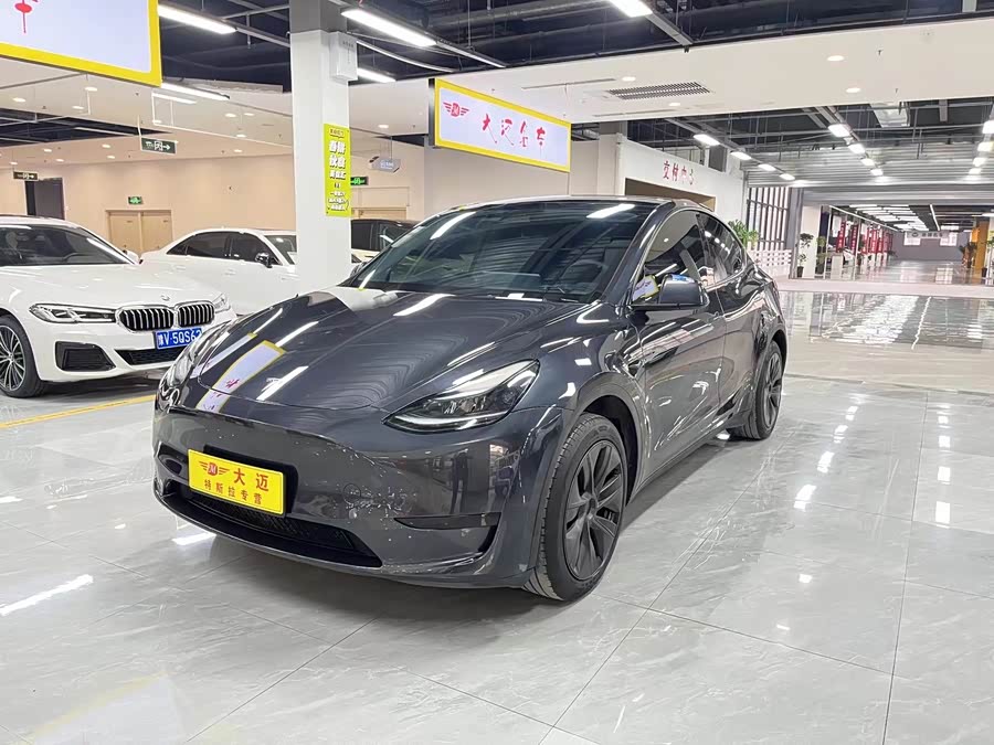 Tesla Model Y 2024 #3 Tesla Model Y 2024 car image #3