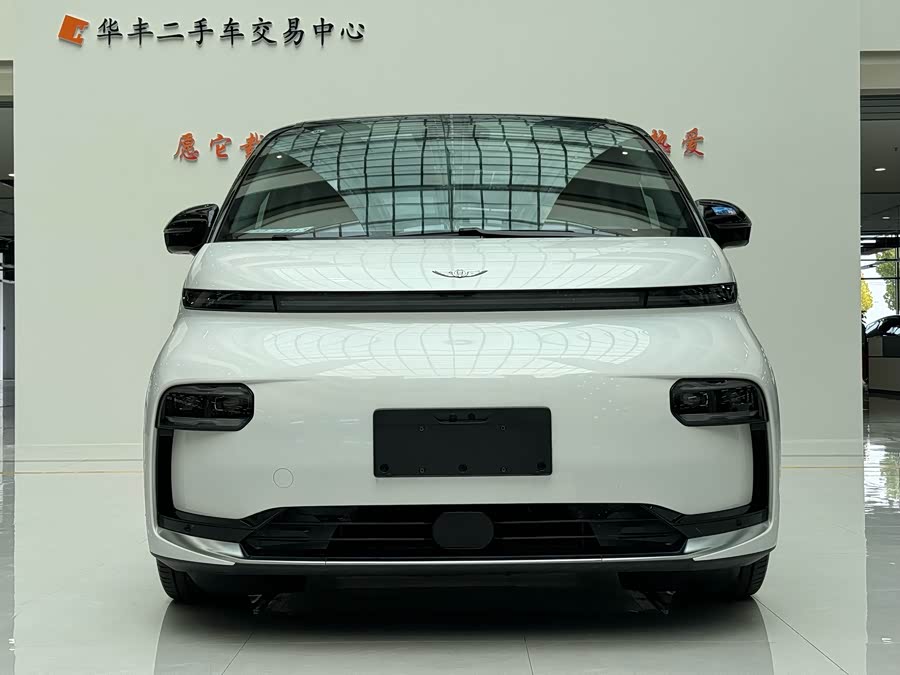 GEELY 2025 #3 GEELY 2025 car image #3