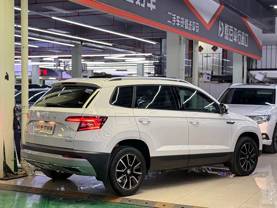 Skoda Karoq 2019 car image #3