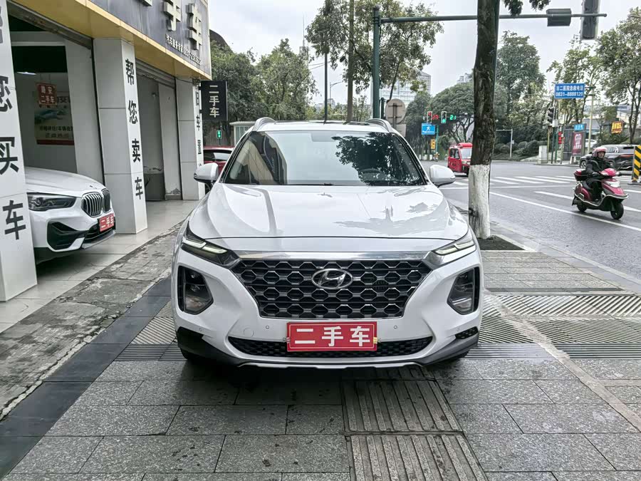 Hyundai Santa Fe 2021 car image #3