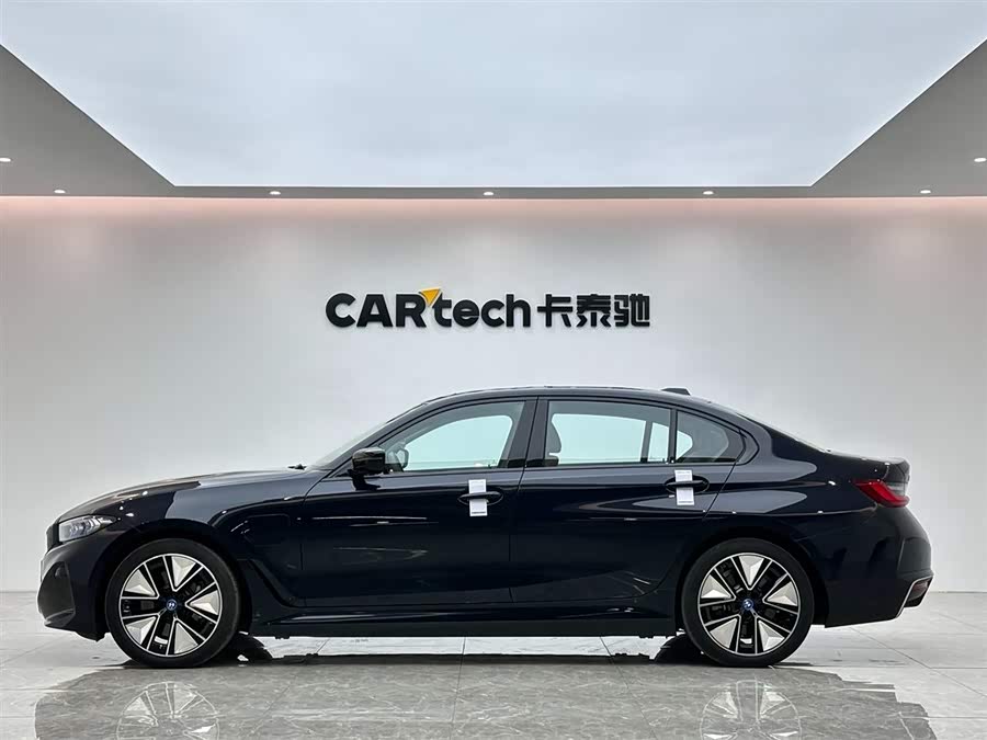 BMW i3 2024 car image #3