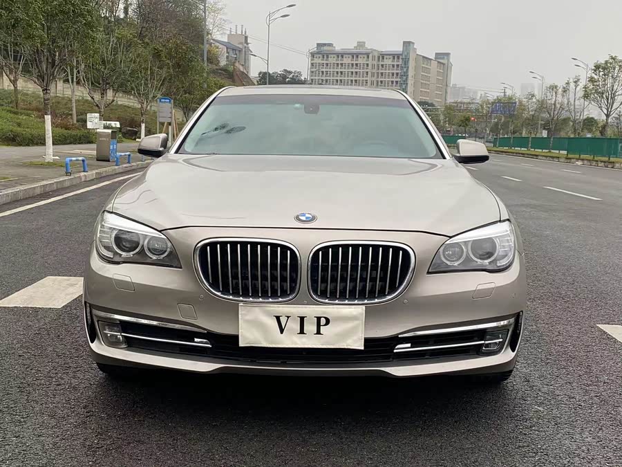 BMW 7 Series 2012 car image #3