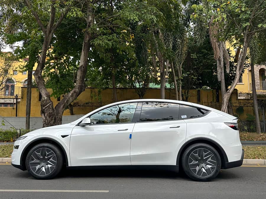 特斯拉 Model Y L 2025 汽车图片 #3