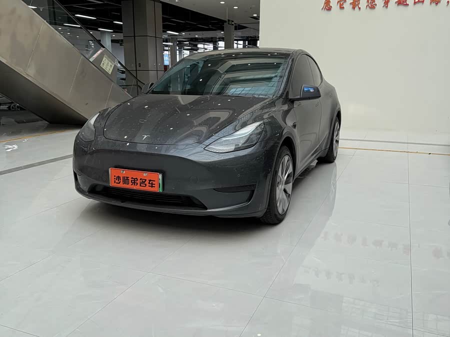 Tesla Model Y 2022 car image #3