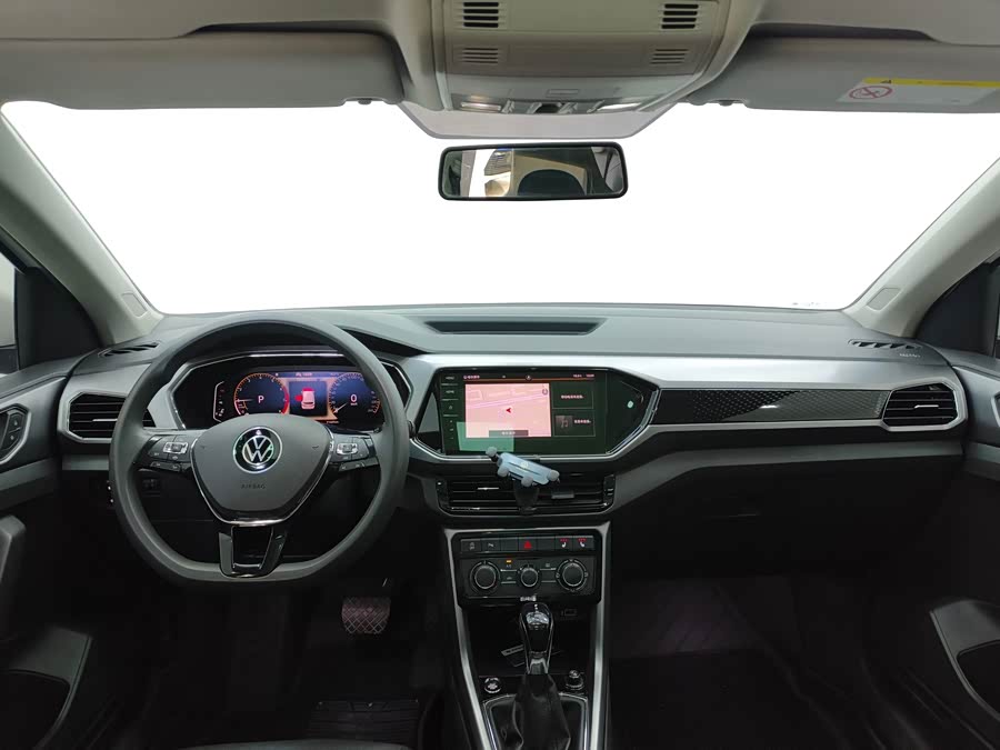 Volkswagen T-Cross 2022 car image #3