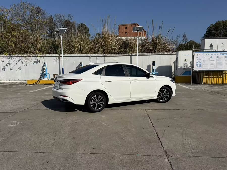 Kia K3 2013 car image #3