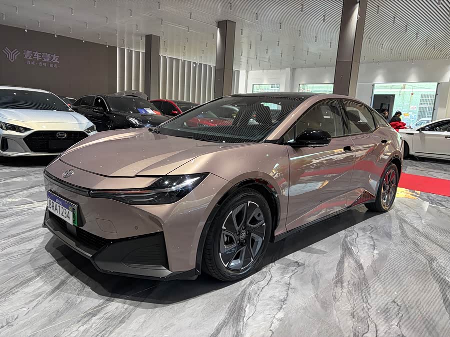 Toyota bZ3 2023 صورة سيارة #3