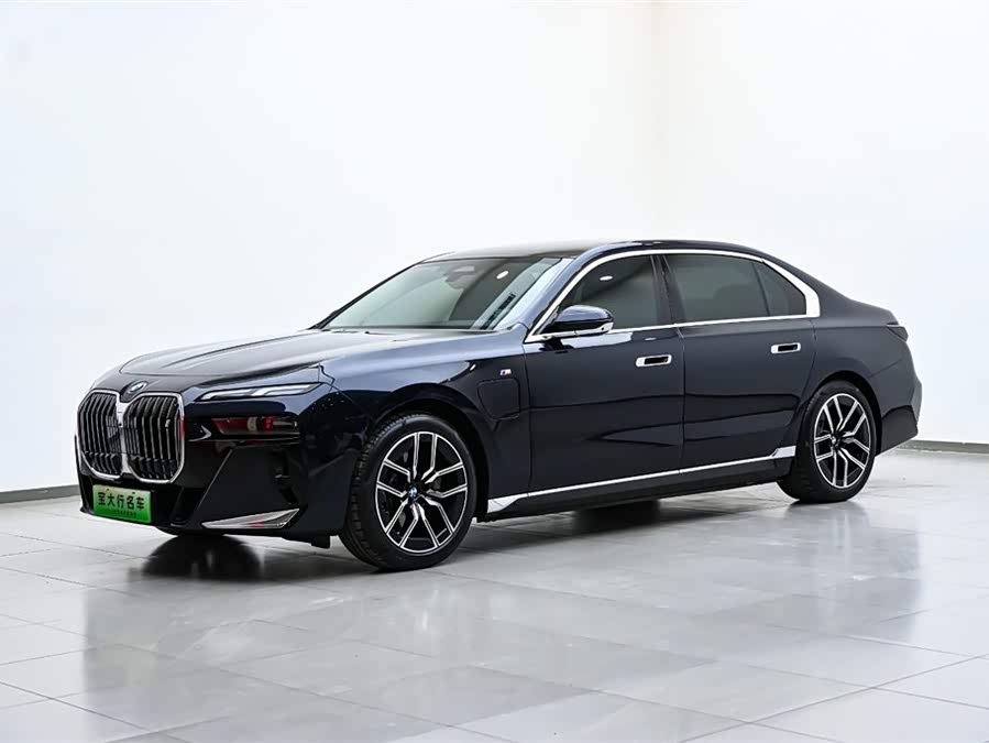 BMW i7 2024 car image #3