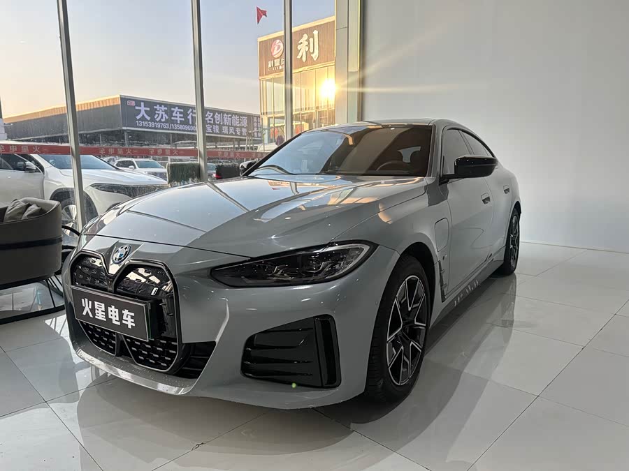 BMW i4 2024 car image #3