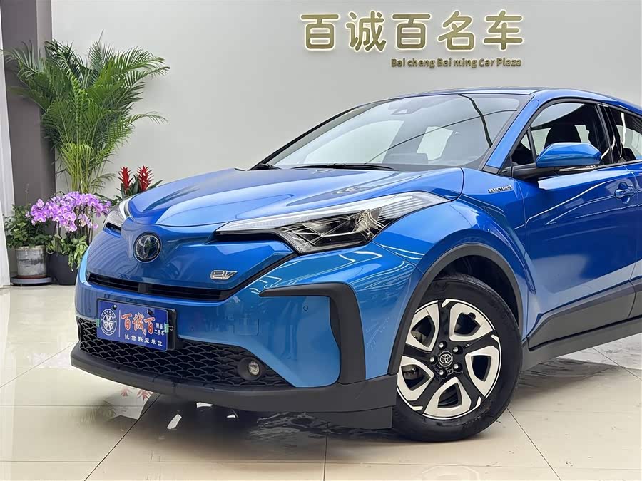 Toyota C-HR EV 2021 immagine di auto #3