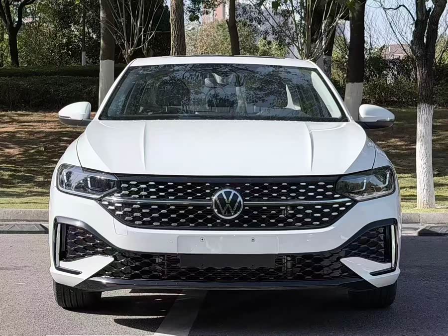 Volkswagen Lavida 2017 car image #3