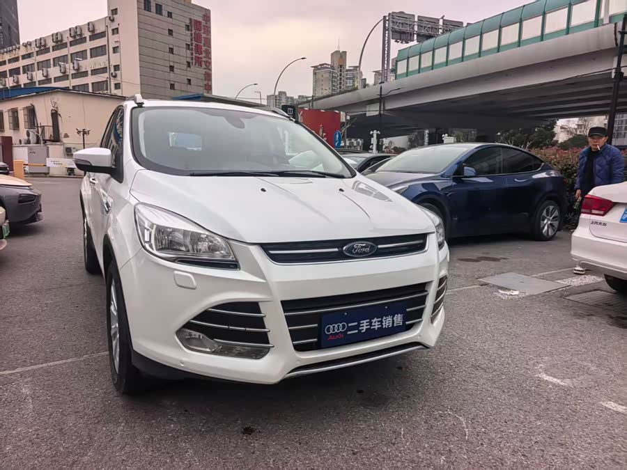 Ford Kuga 2015 car image #3