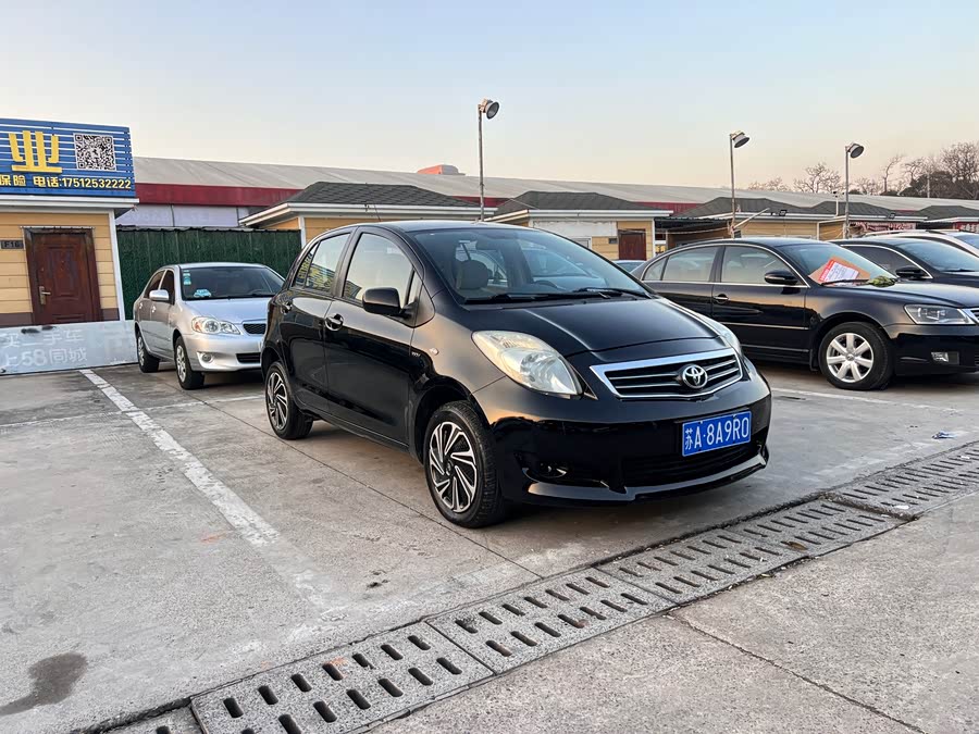 Toyota Yaris 2010 imagen de coche #3