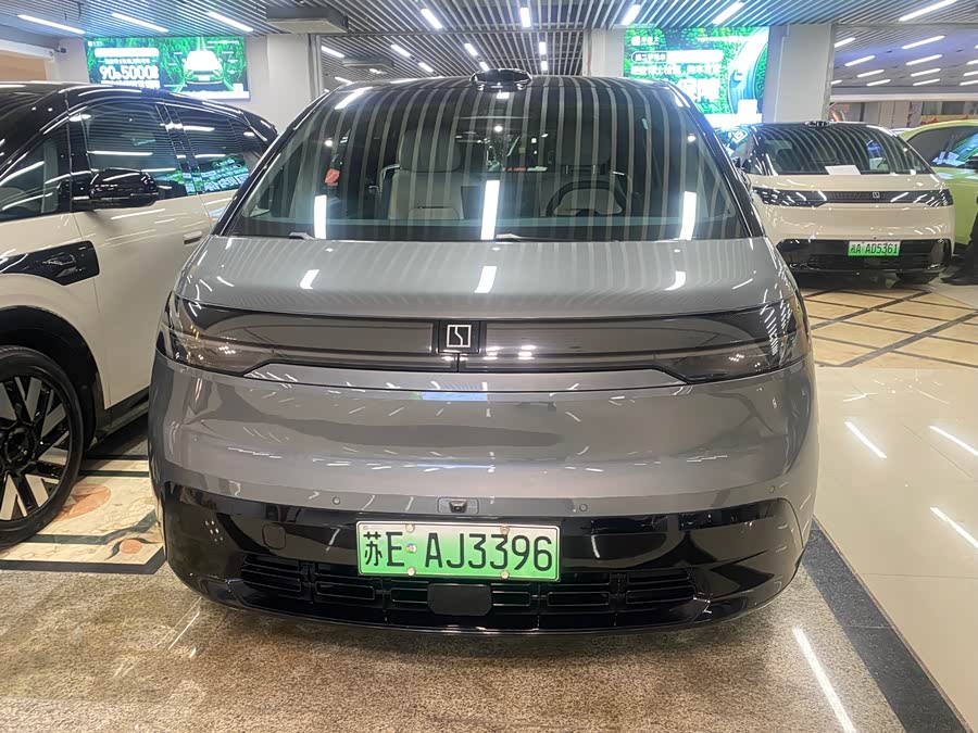 极氪 极氪MIX 2024 汽车图片 #3