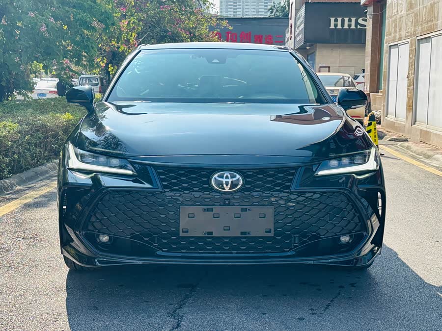 Toyota Avalon 2023 car image #3