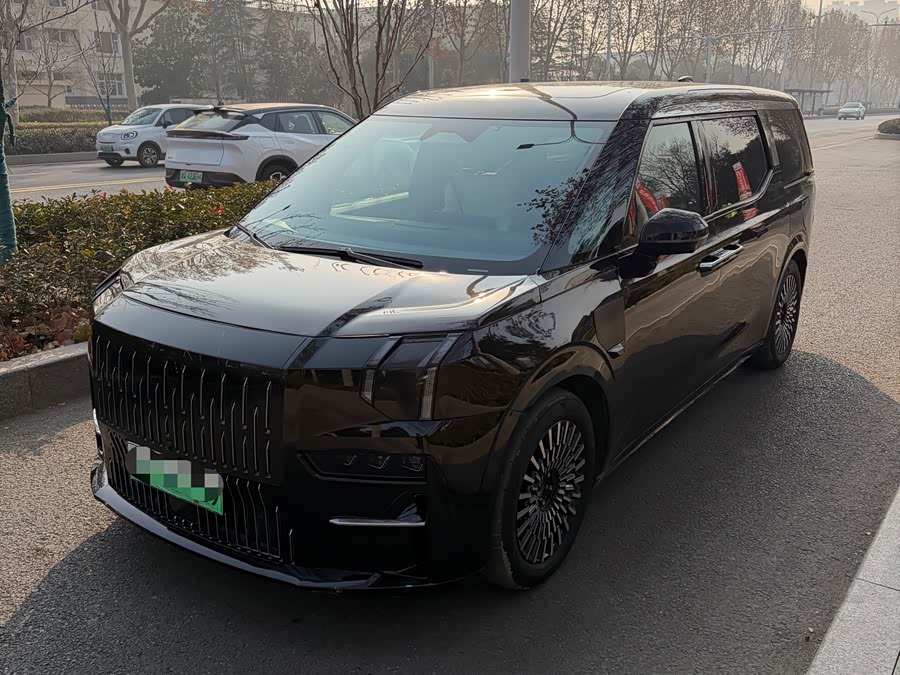 Zeekr 009 2023 car image #3