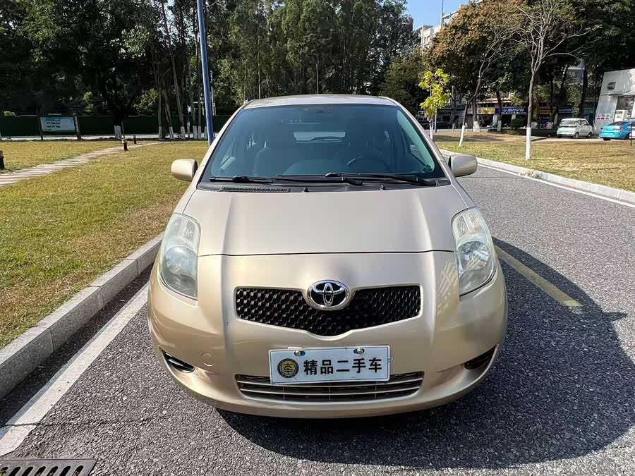 Toyota Yaris 2010 imagem de carro #3