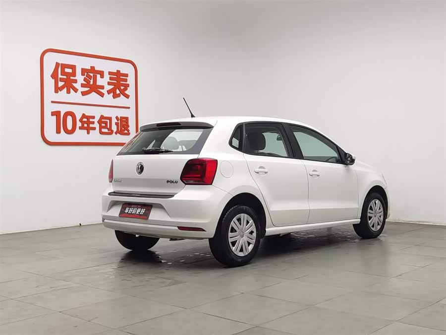 Volkswagen Polo 2015 car image #3