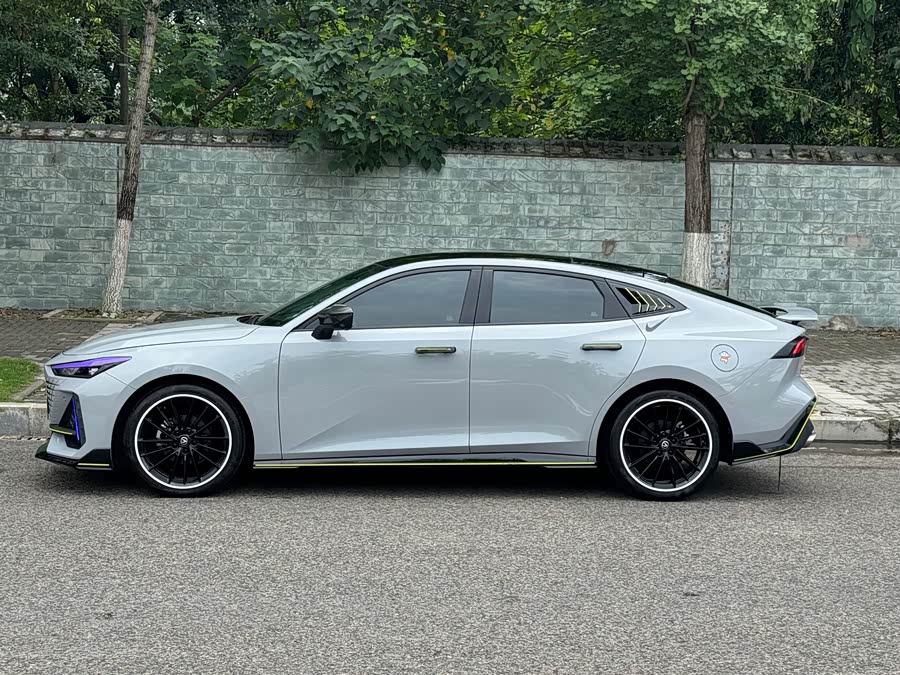 Changan UNI-V 2022 immagine di auto #3