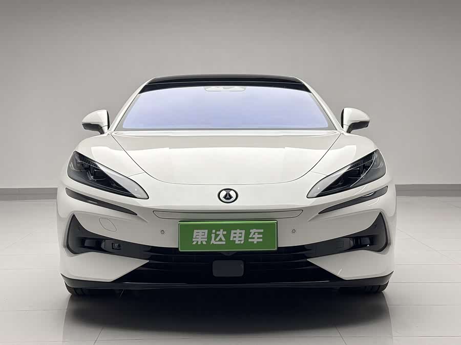 Denza Z9 2024 #3 Denza Z9 2024 car image #3