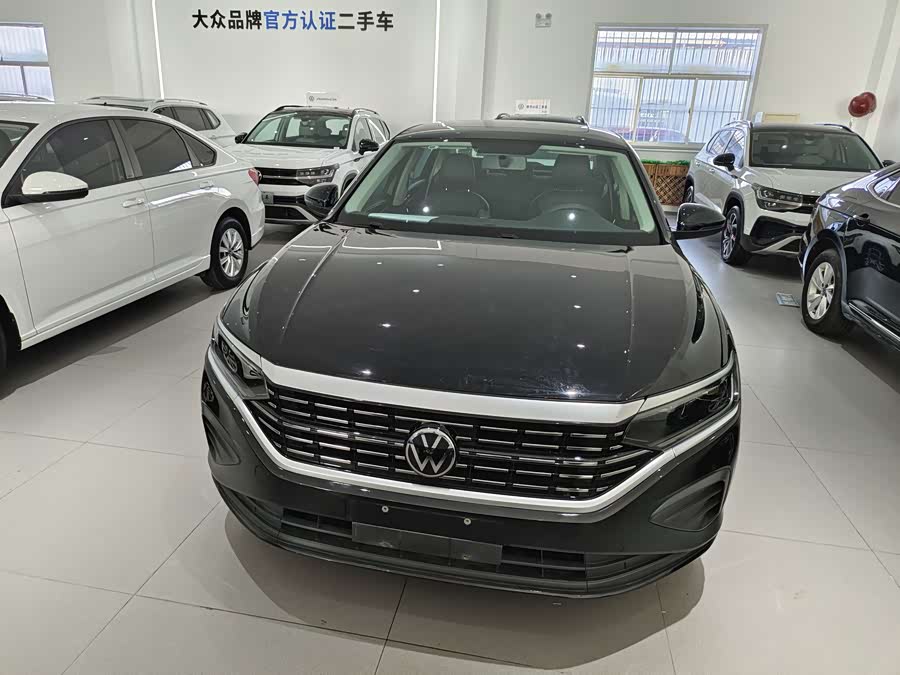 Volkswagen Passat 2023 car image #3