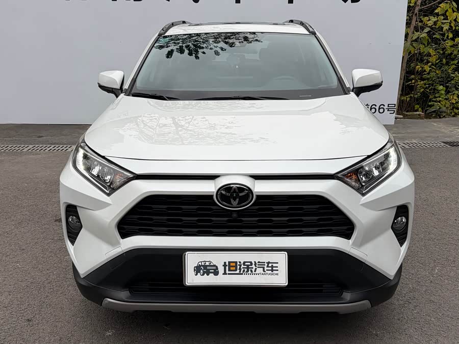 Toyota RAV4 2021 car image #3