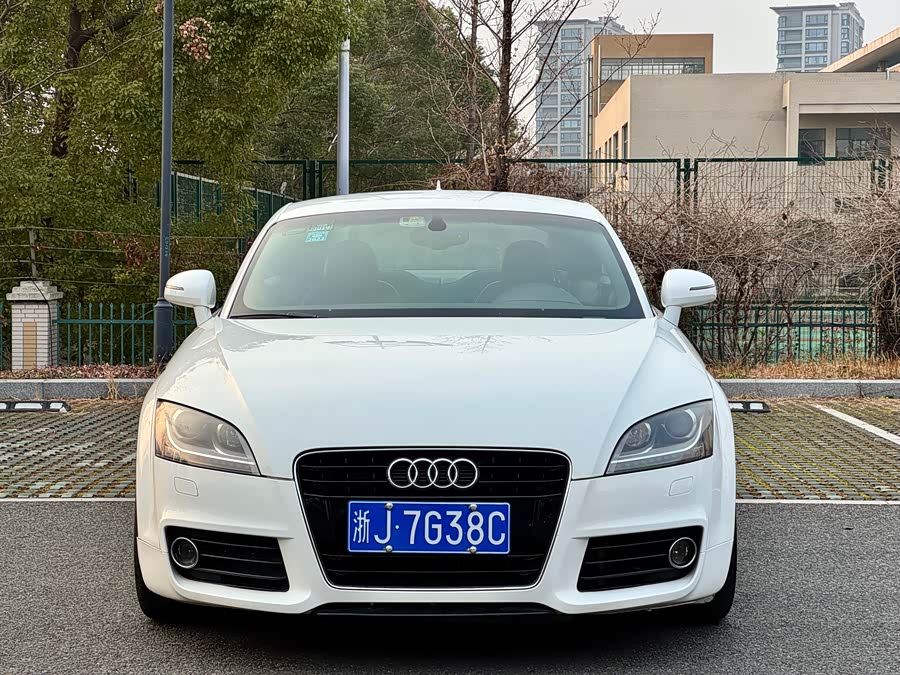 Audi TT 2011 car image #3