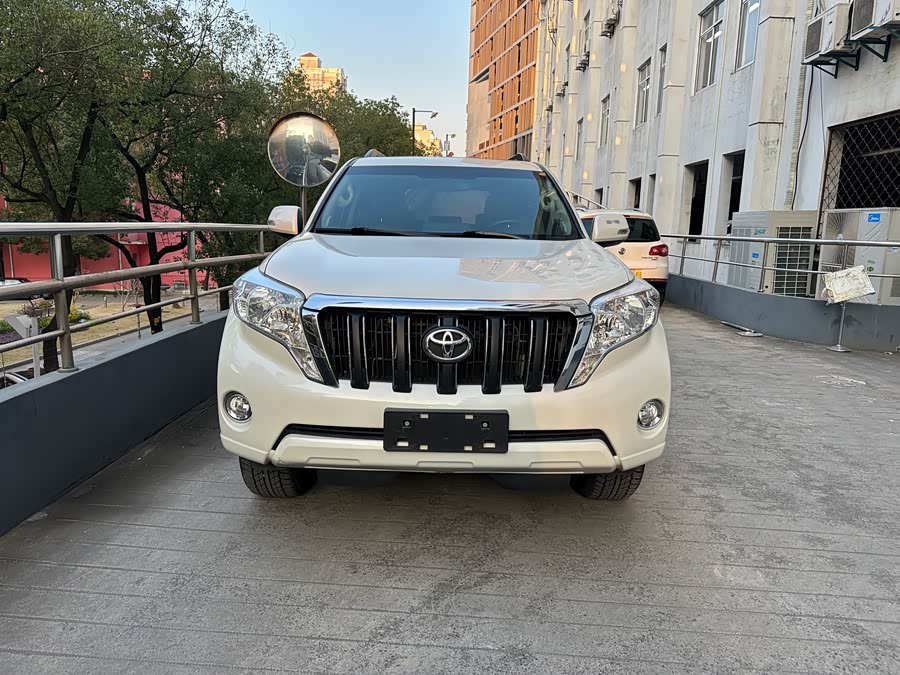 Toyota Land Cruiser Prado 2016 #3 Toyota Land Cruiser Prado 2016 car image #3