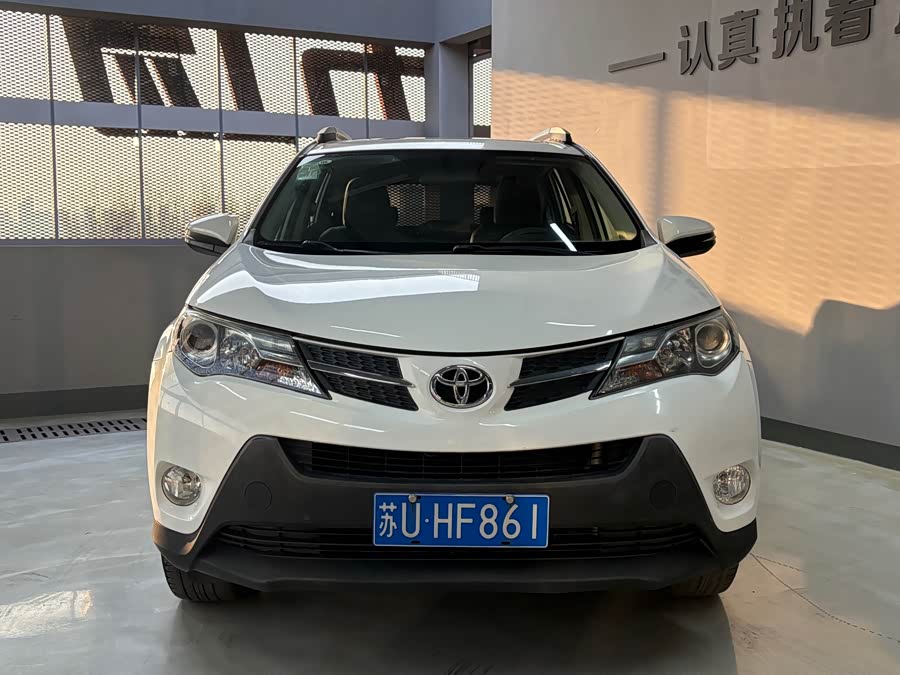 Toyota RAV4 2015 car image #3
