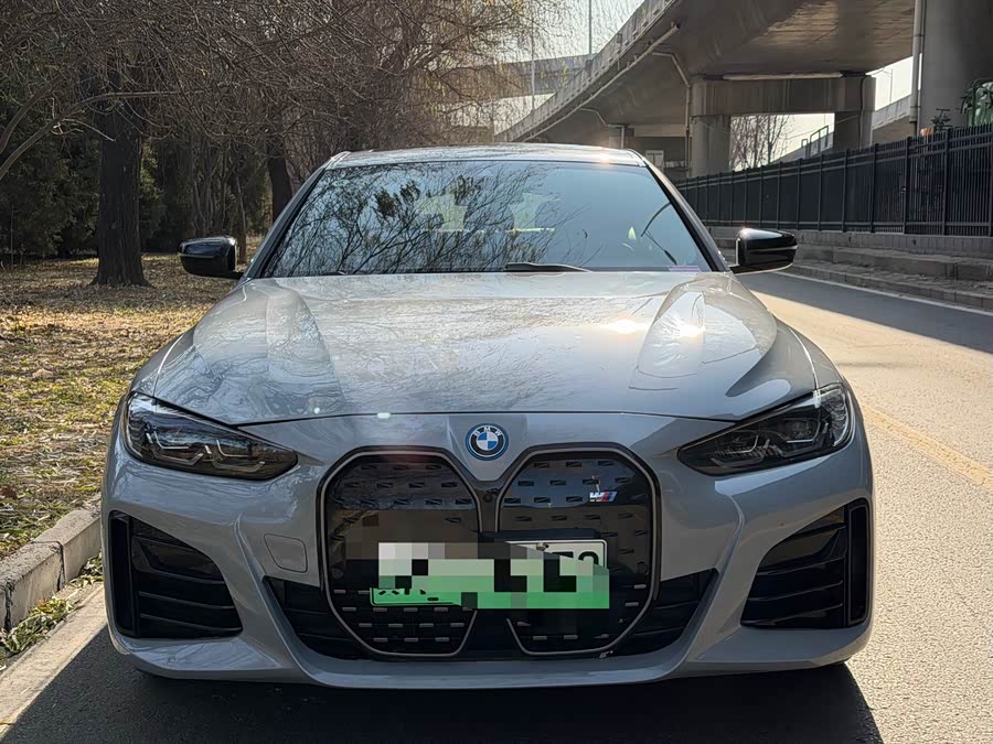 BMW i4 2025 car image #3