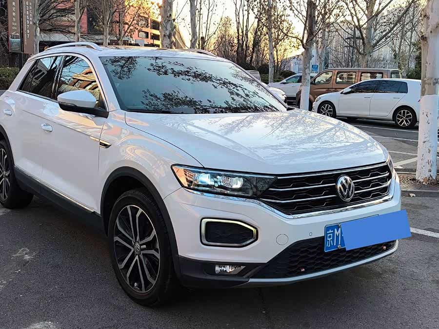 Volkswagen T-Roc 2019 car image #3