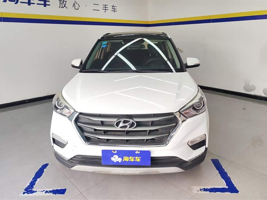 Hyundai ix25 2018 car image #3