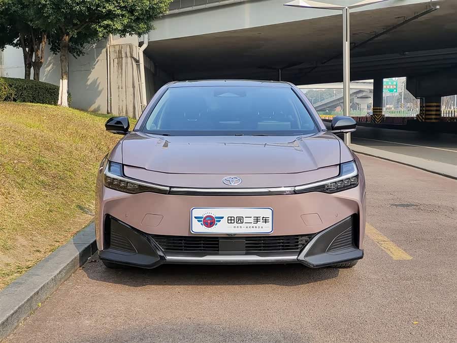 Toyota bZ3 2023 immagine di auto #3