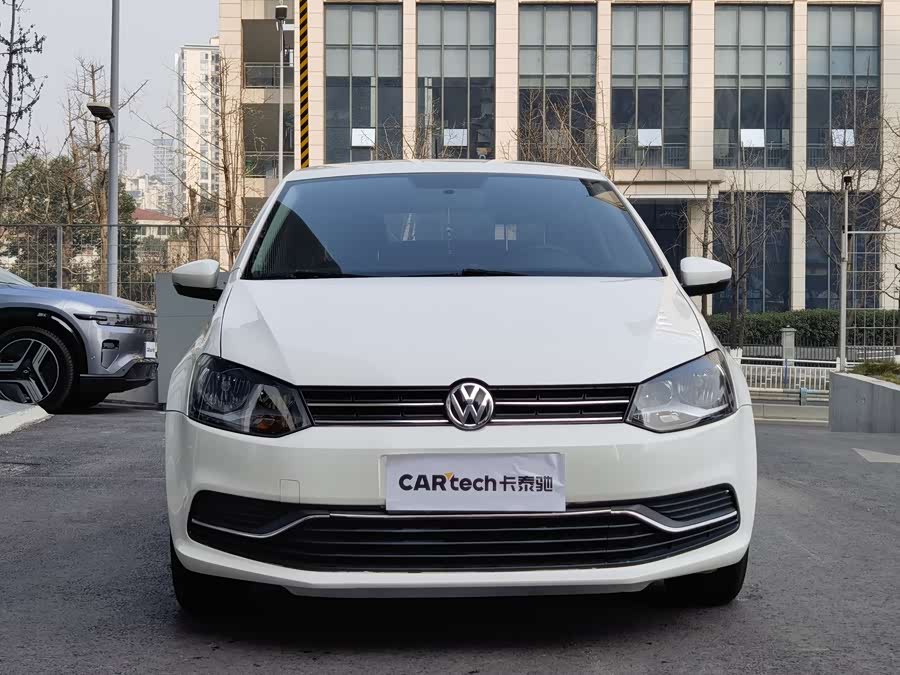 Volkswagen Polo 2019 car image #3