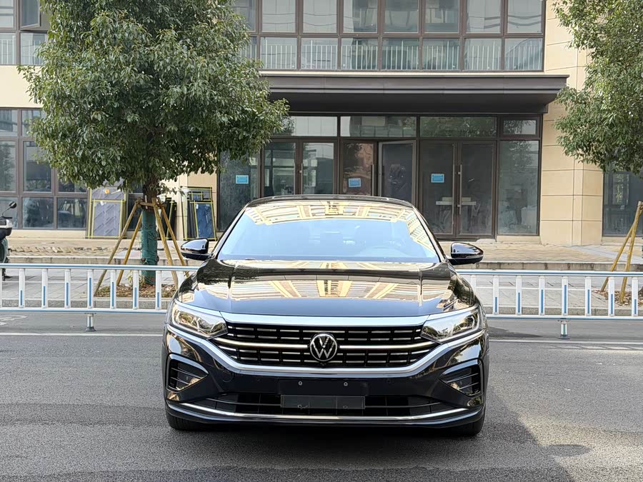 Volkswagen Passat 2022 صورة سيارة #3