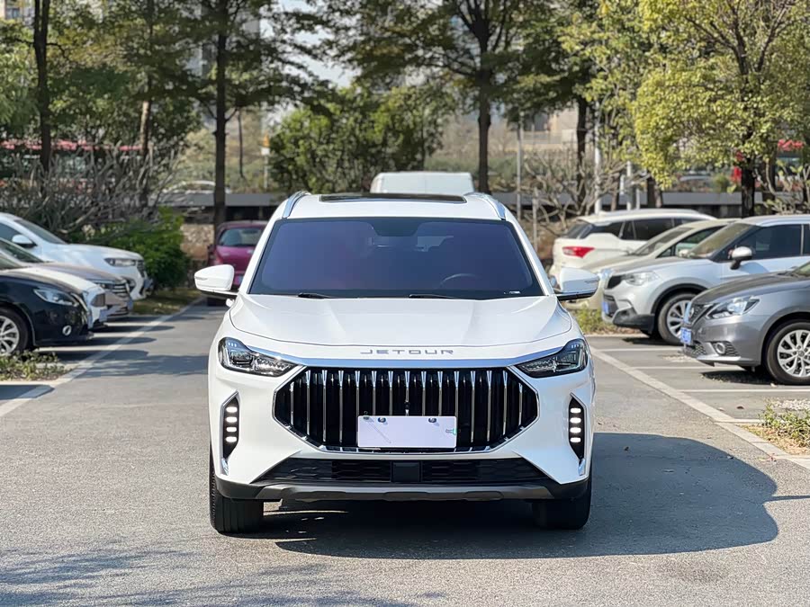 Jetour X70 PLUS 2023 car image #3