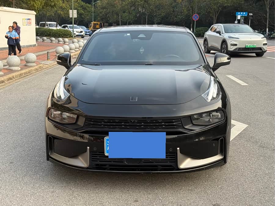 Lynk & Co 03 2019 #3 Lynk & Co 03 2019 car image #3