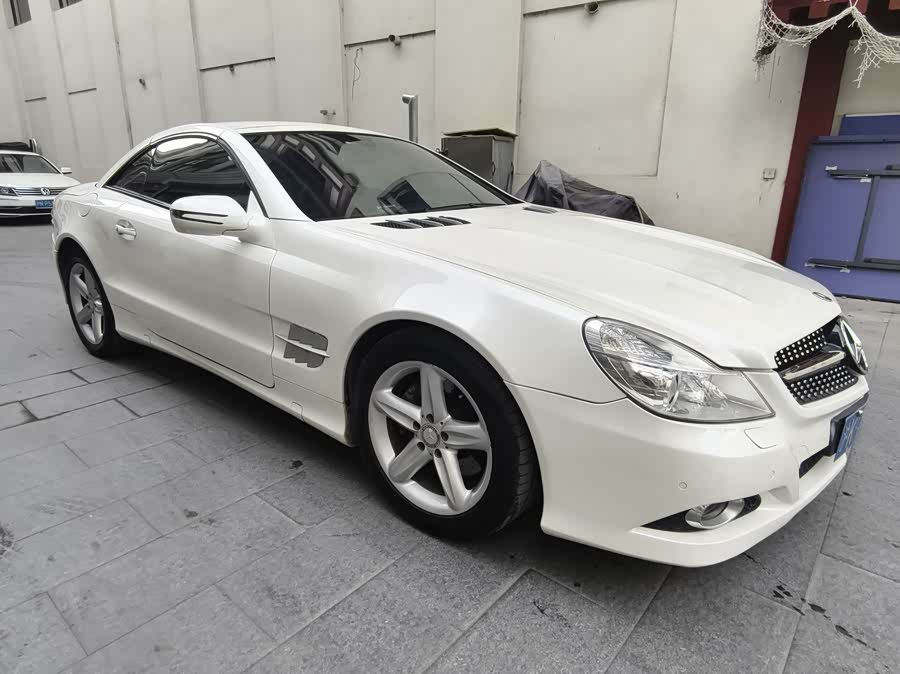 Mercedes-Benz SL Class 2010 car image #3