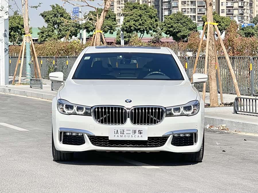 BMW 7 Series 2018 car image #3