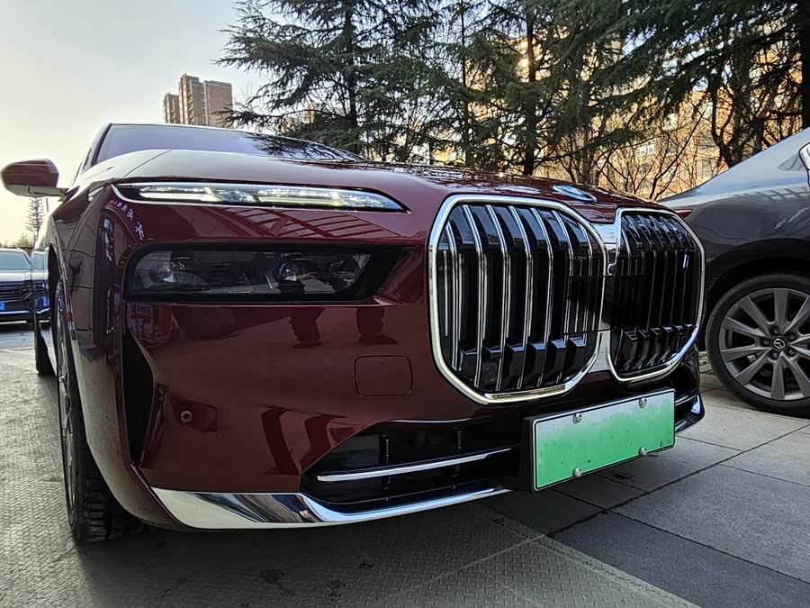 BMW i7 2023 car image #3