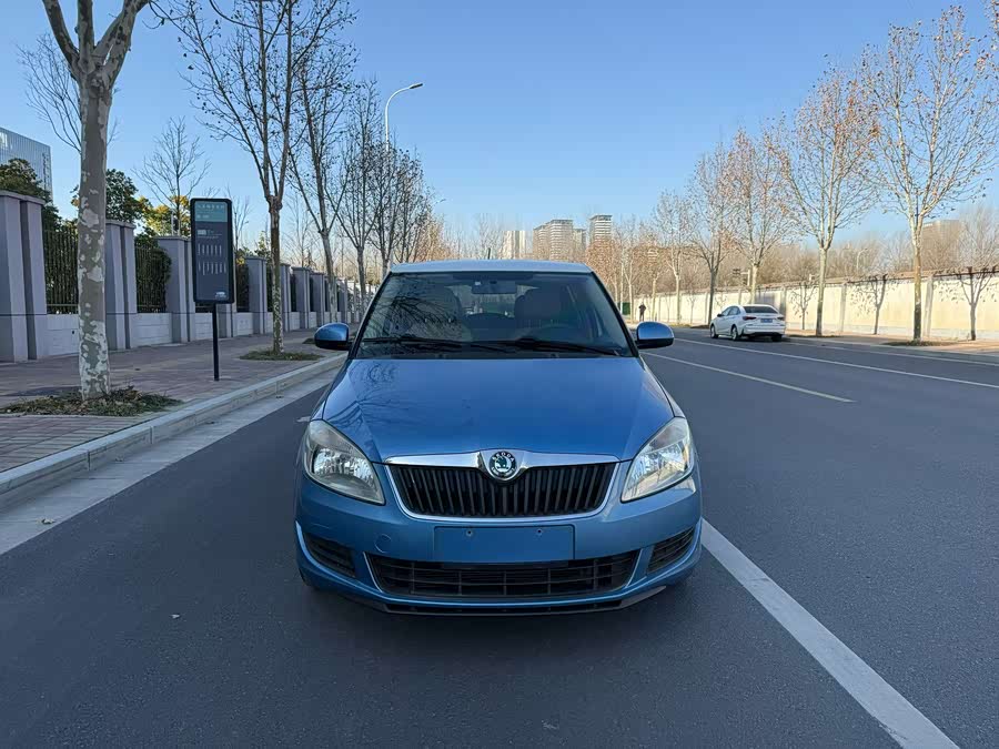 Skoda Fabia 2014 image de voiture #3
