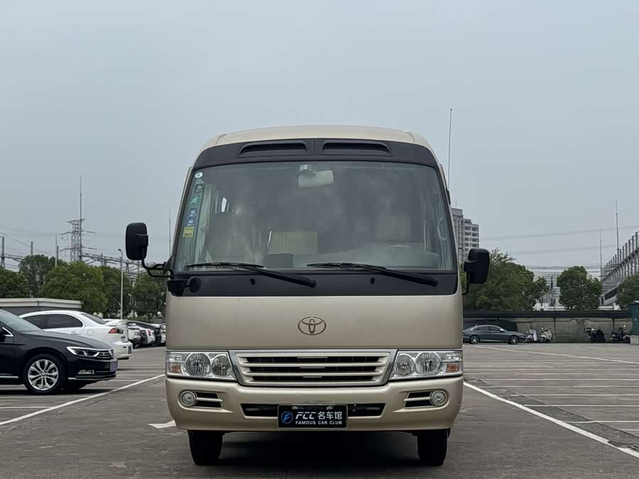 Toyota 2011 car image #3