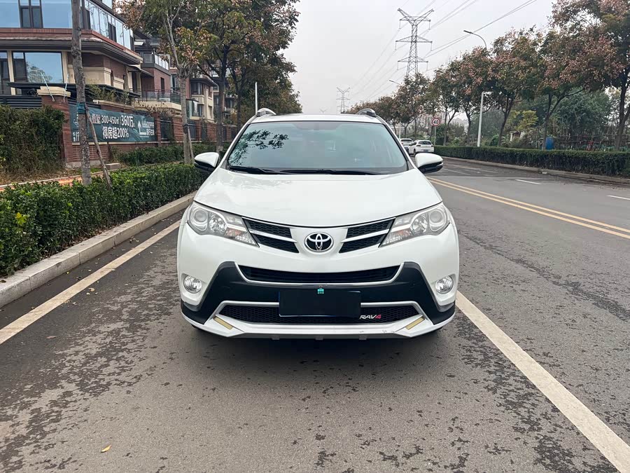 Toyota RAV4 2015 car image #3