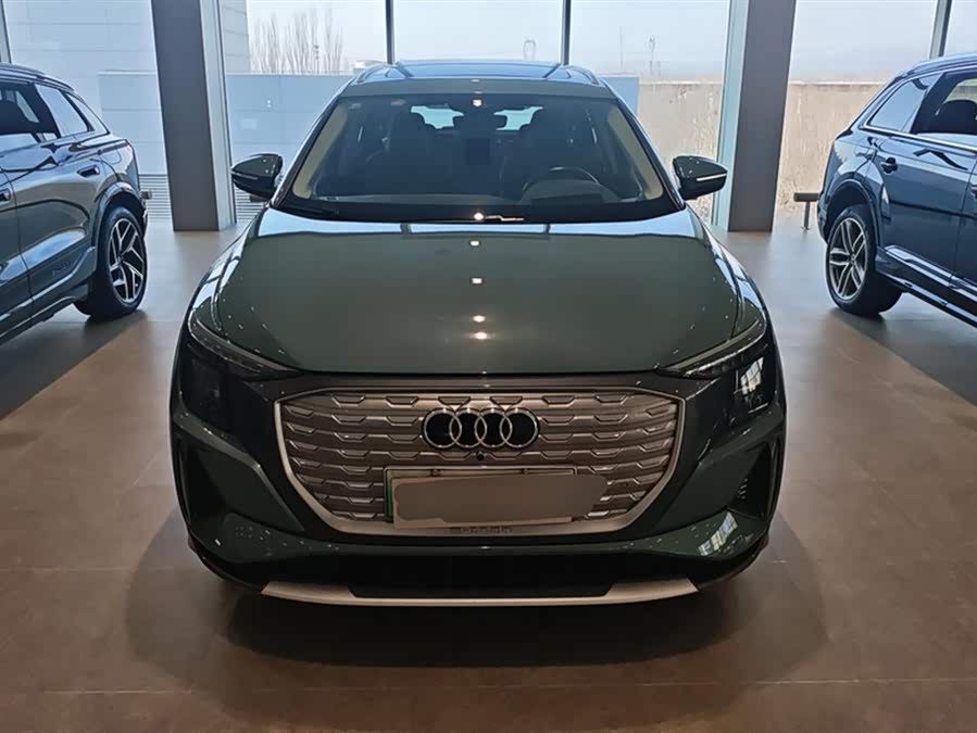 Audi Q5 e-tron 2023 immagine di auto #3