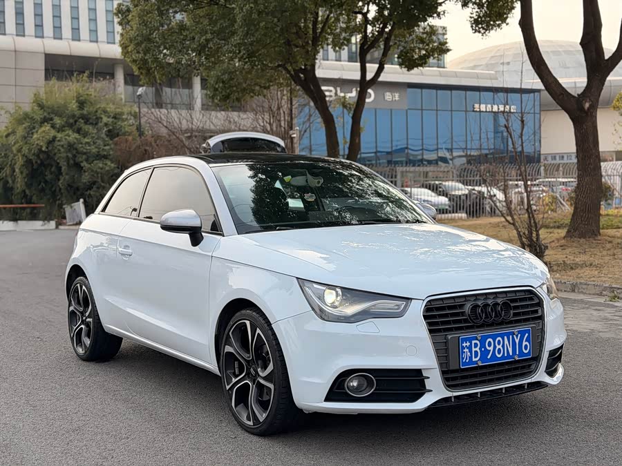 Audi A1 2016 car image #3