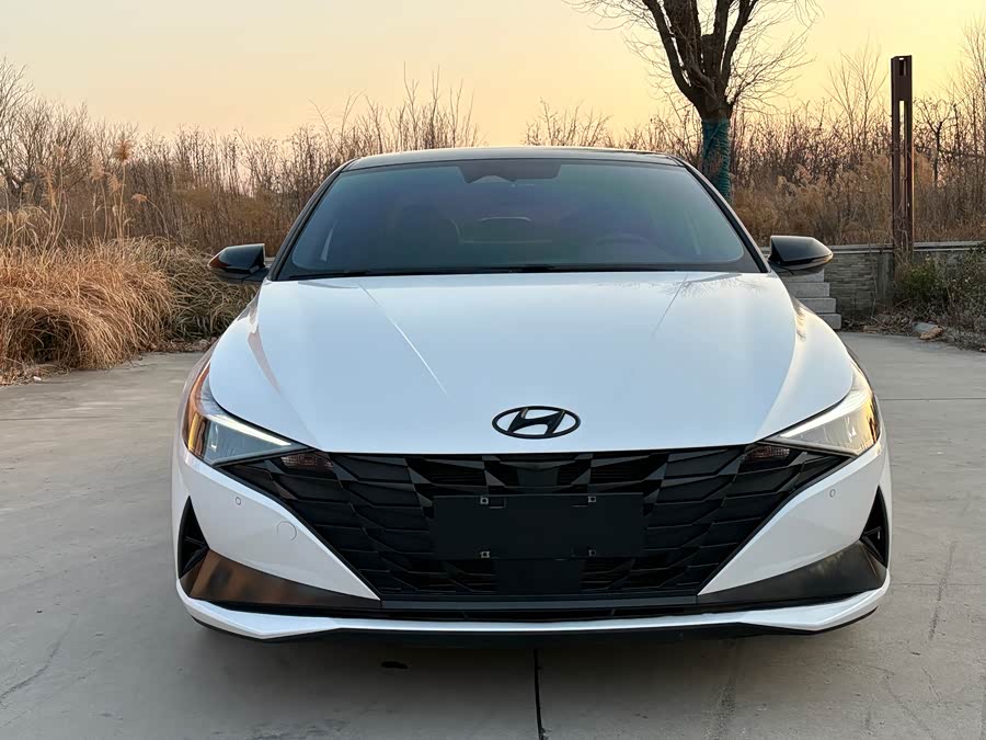 Hyundai Elantra 2023 car image #3