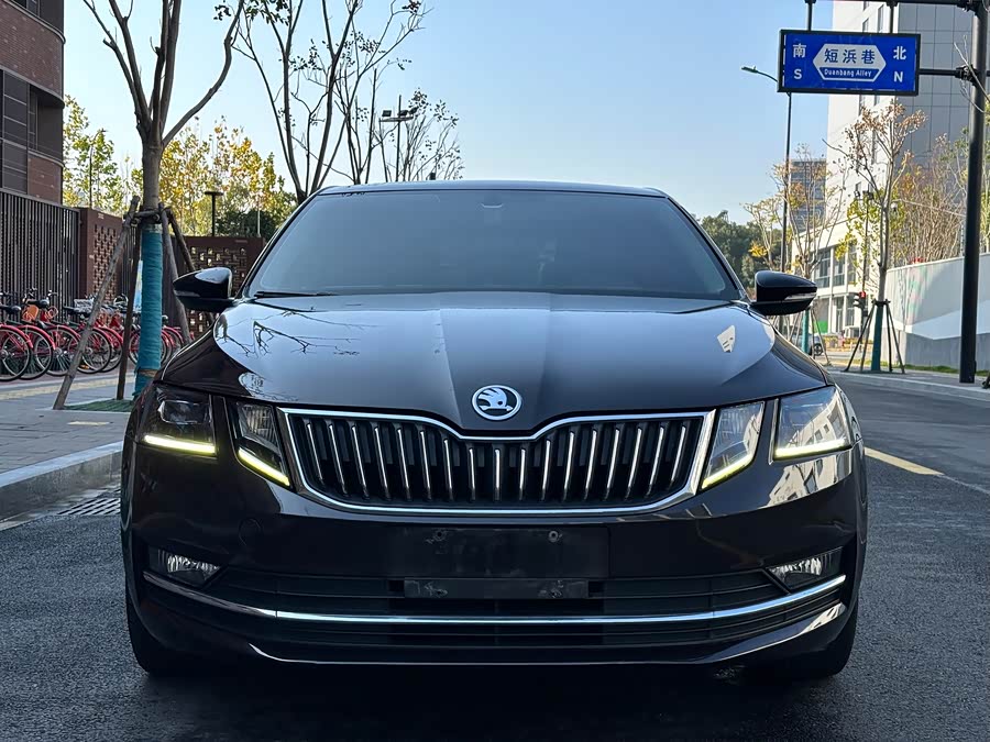 Skoda Octavia 2018 car image #3