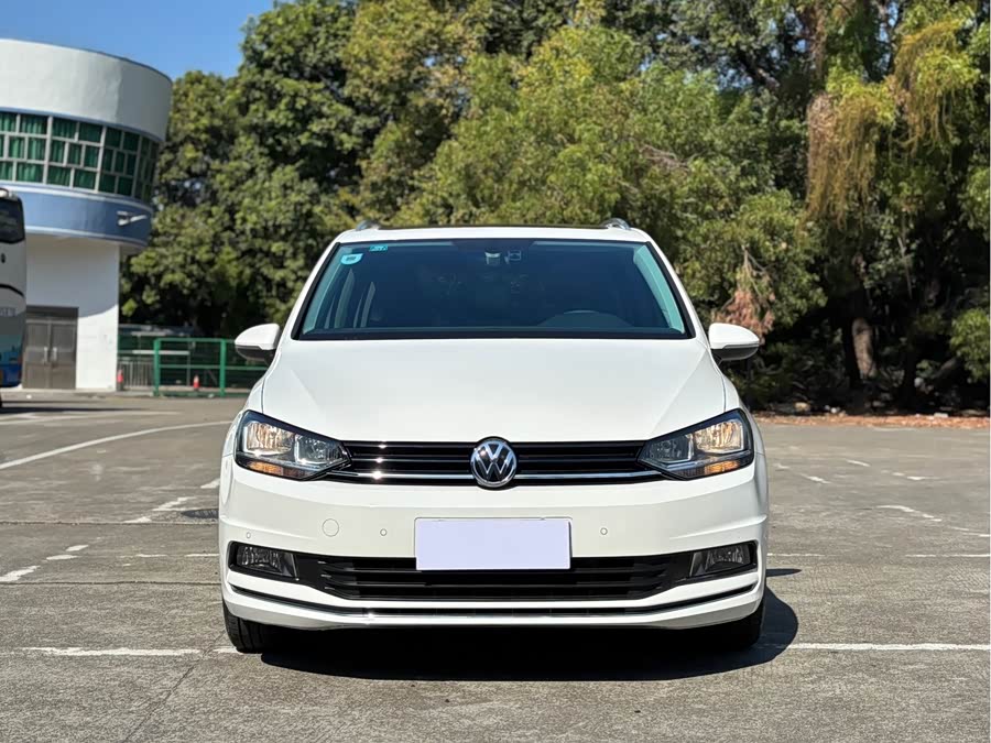 Volkswagen Touran 2019 #3 Volkswagen Touran 2019 car image #3