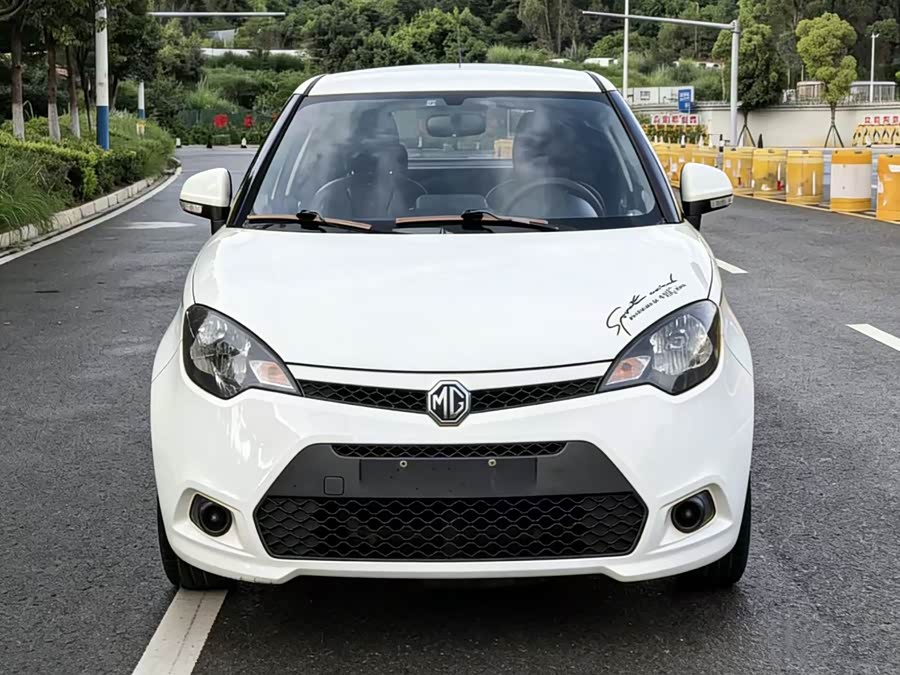 MG 3 2012 car image #3